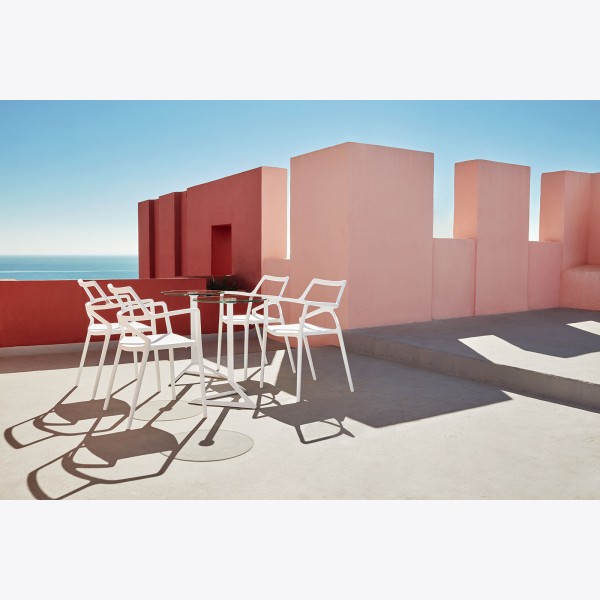 DELTA CHAIR WITH ARMRESTS 882